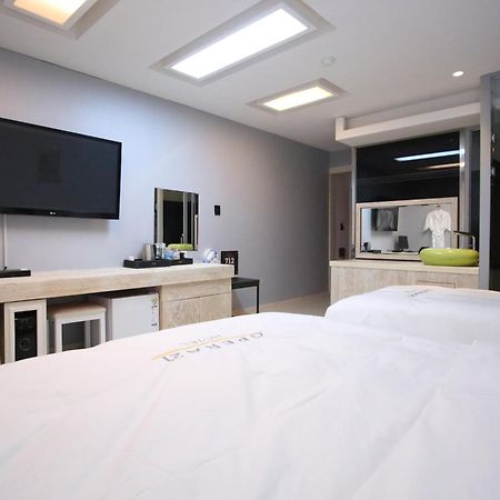 Opera 21 Hotel Jeonju Exterior photo