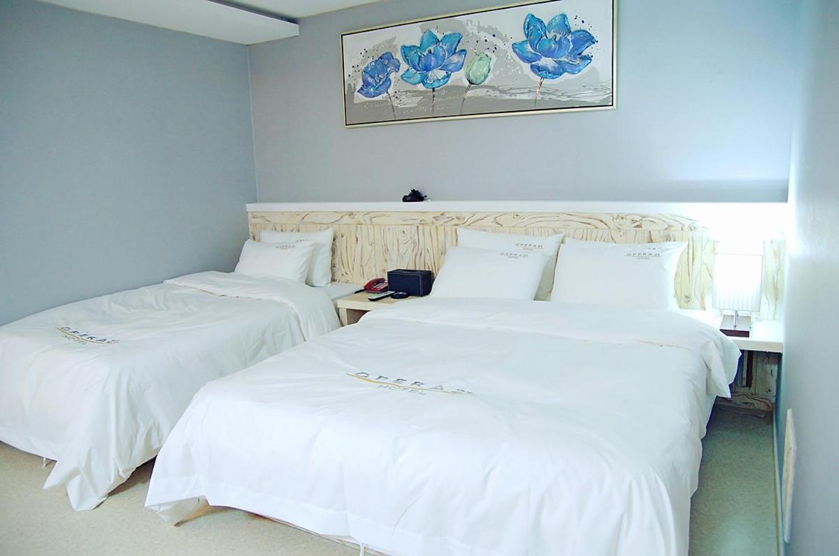 Opera 21 Hotel Jeonju Exterior photo