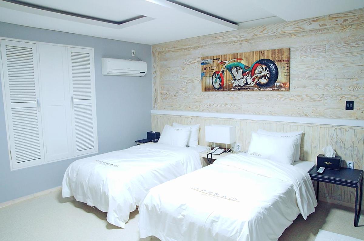Opera 21 Hotel Jeonju Exterior photo
