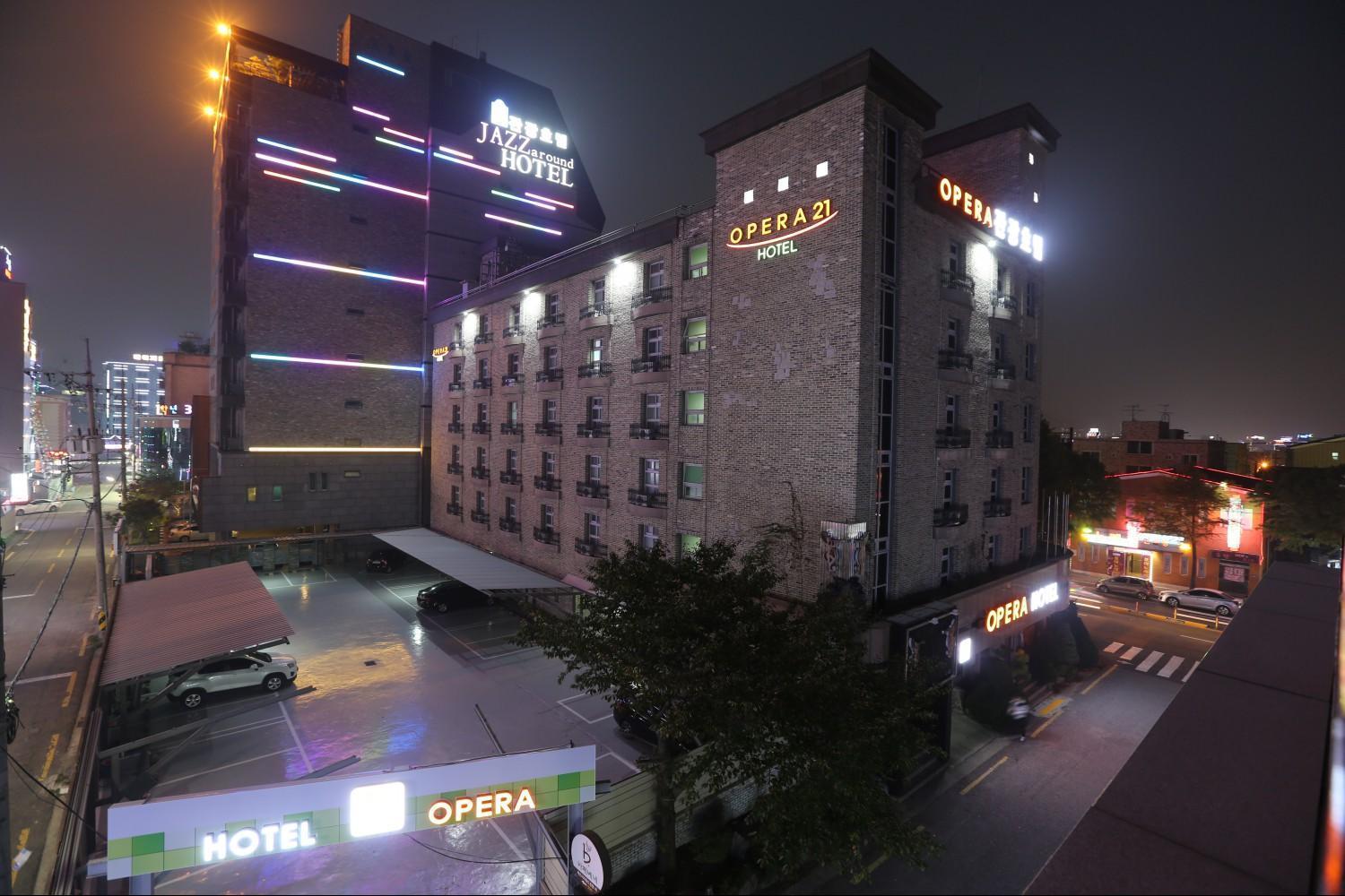 Opera 21 Hotel Jeonju Exterior photo