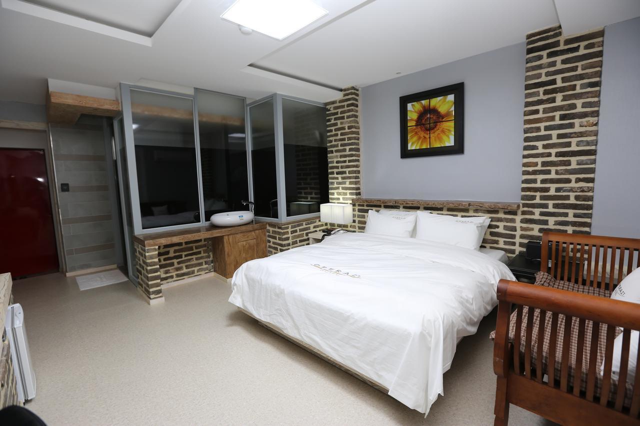 Opera 21 Hotel Jeonju Exterior photo